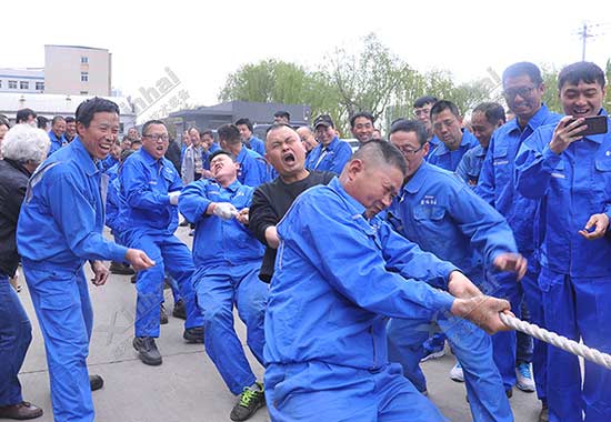 鑫海礦裝運(yùn)動(dòng)會(huì)拔河項(xiàng)目
